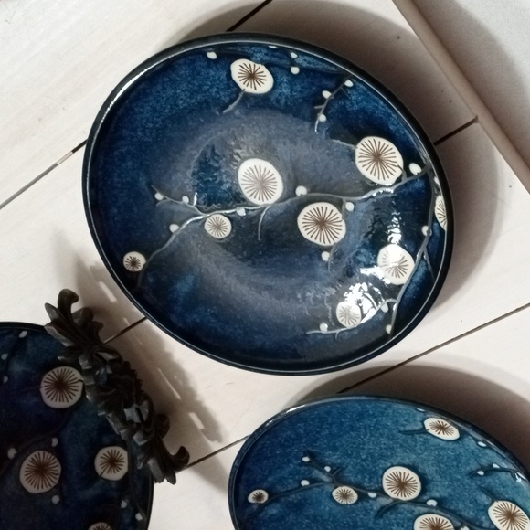 WORLD MARKET Set of Three (3) Ceramic PussyWillow Navy/Brown/Cream Decor Plates - Picture 8 of 15